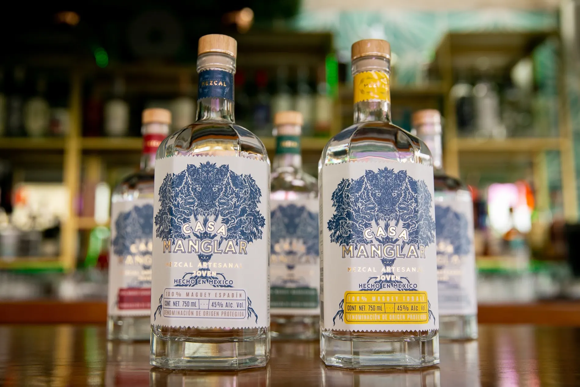 The Casa Manglar label, a mangrove that is also a jaguar